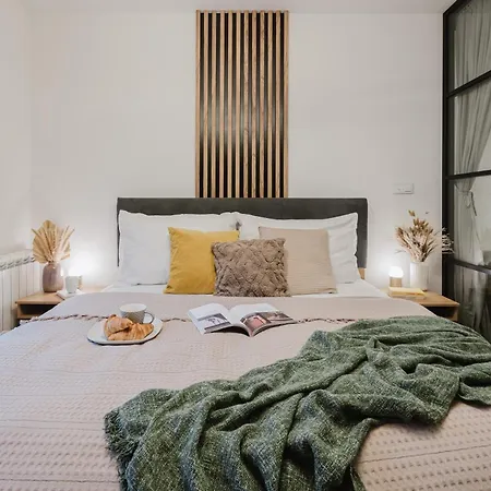 Days - 1bdr - Work Space - Easy Access * Praga