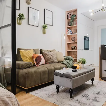 Apartman Days - One-bedroom With Work Space And Easy Access *